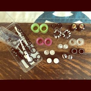 Ear plugs ear gauges flesh tunnels